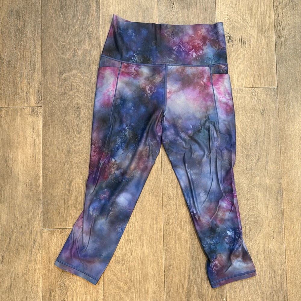 Athleta salutation II capri size M